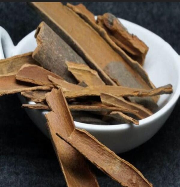 Cinnamon - இலவங்கப்பட்டை
